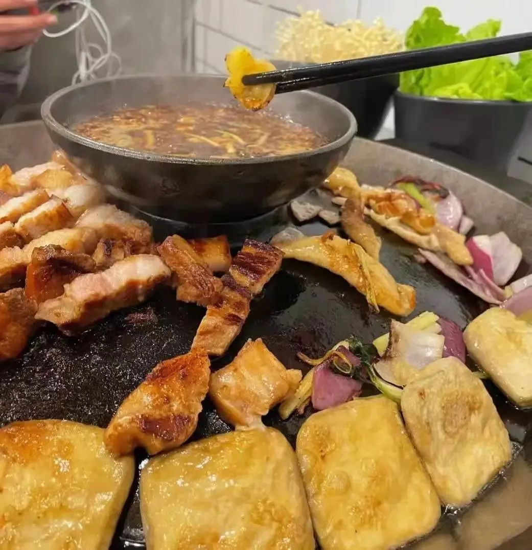 爱在17烟台视频,爱在17路夜景