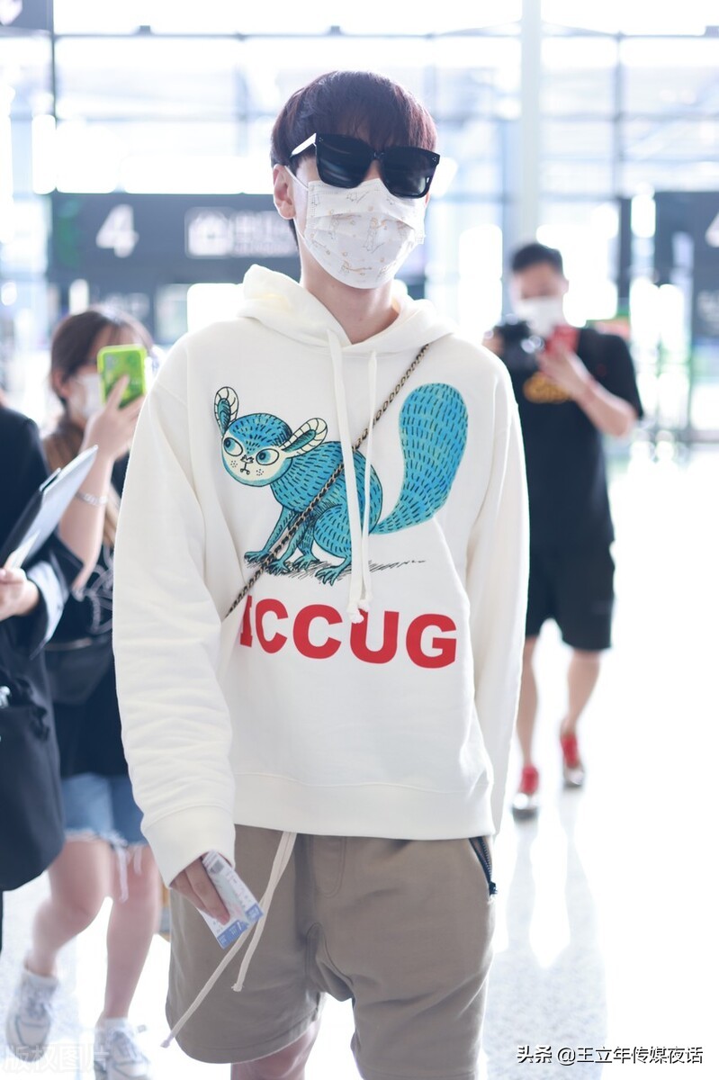 汪苏泷弗斯特专辑销量,汪苏泷微微一笑很倾城领奖现场