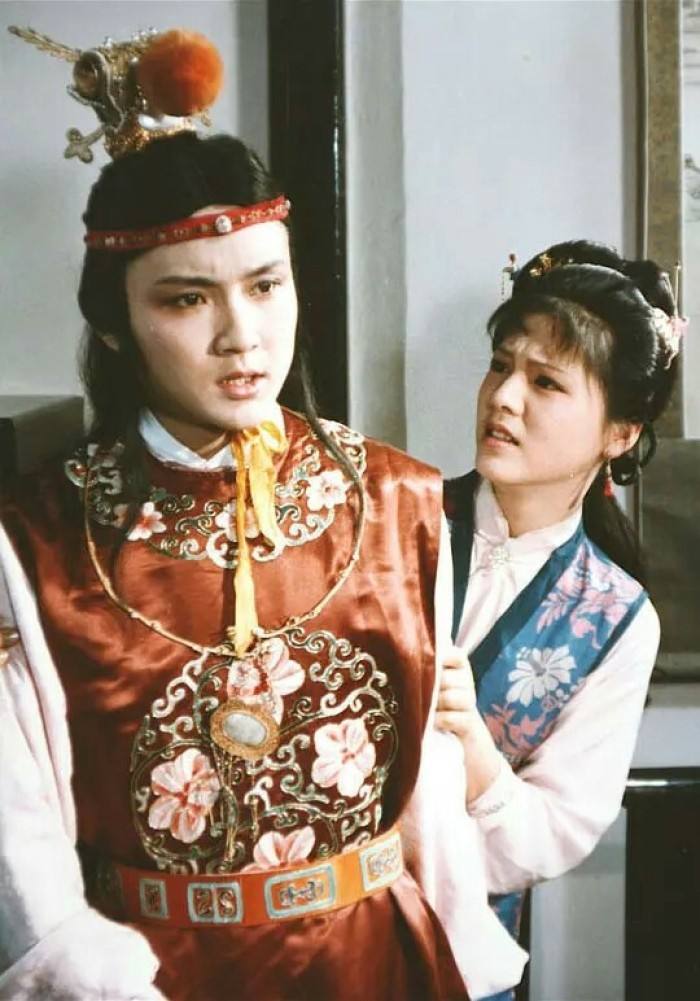 红楼梦贾宝玉人物解析1000字,红楼梦贾宝玉深度赏析解读