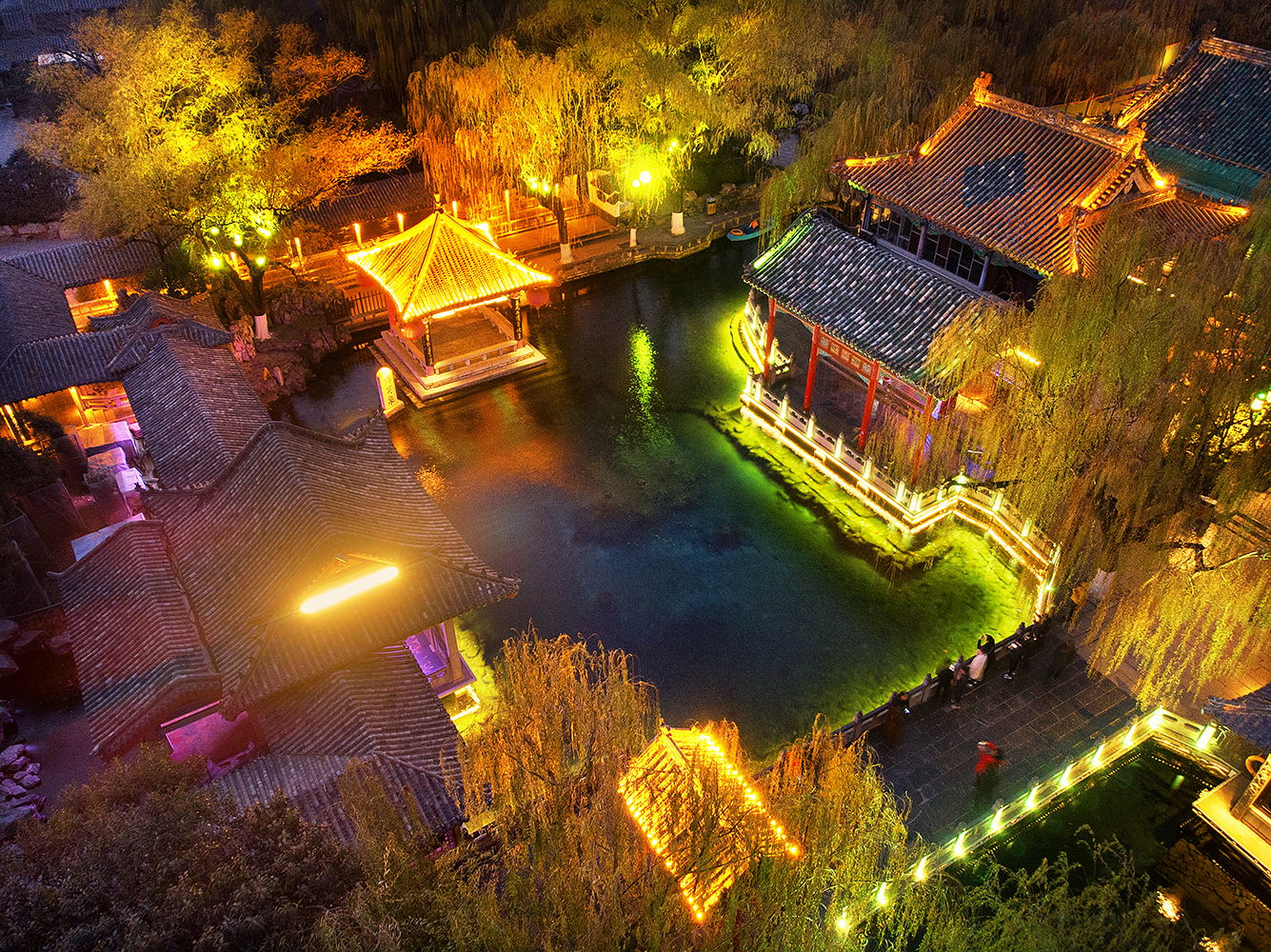 趵突泉诗赵孟頫创作背景,赵孟頫的趵突泉诗