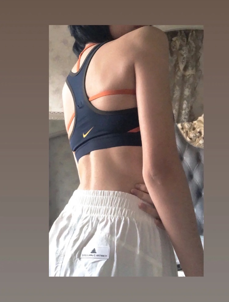 健身房穿搭不重样，Nike联名运动内衣开挂了