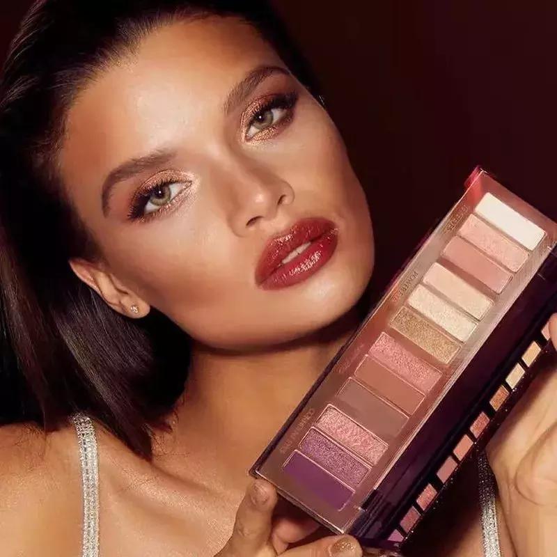 burberry圣诞限定彩盘,如果只买一个护肤品买什么