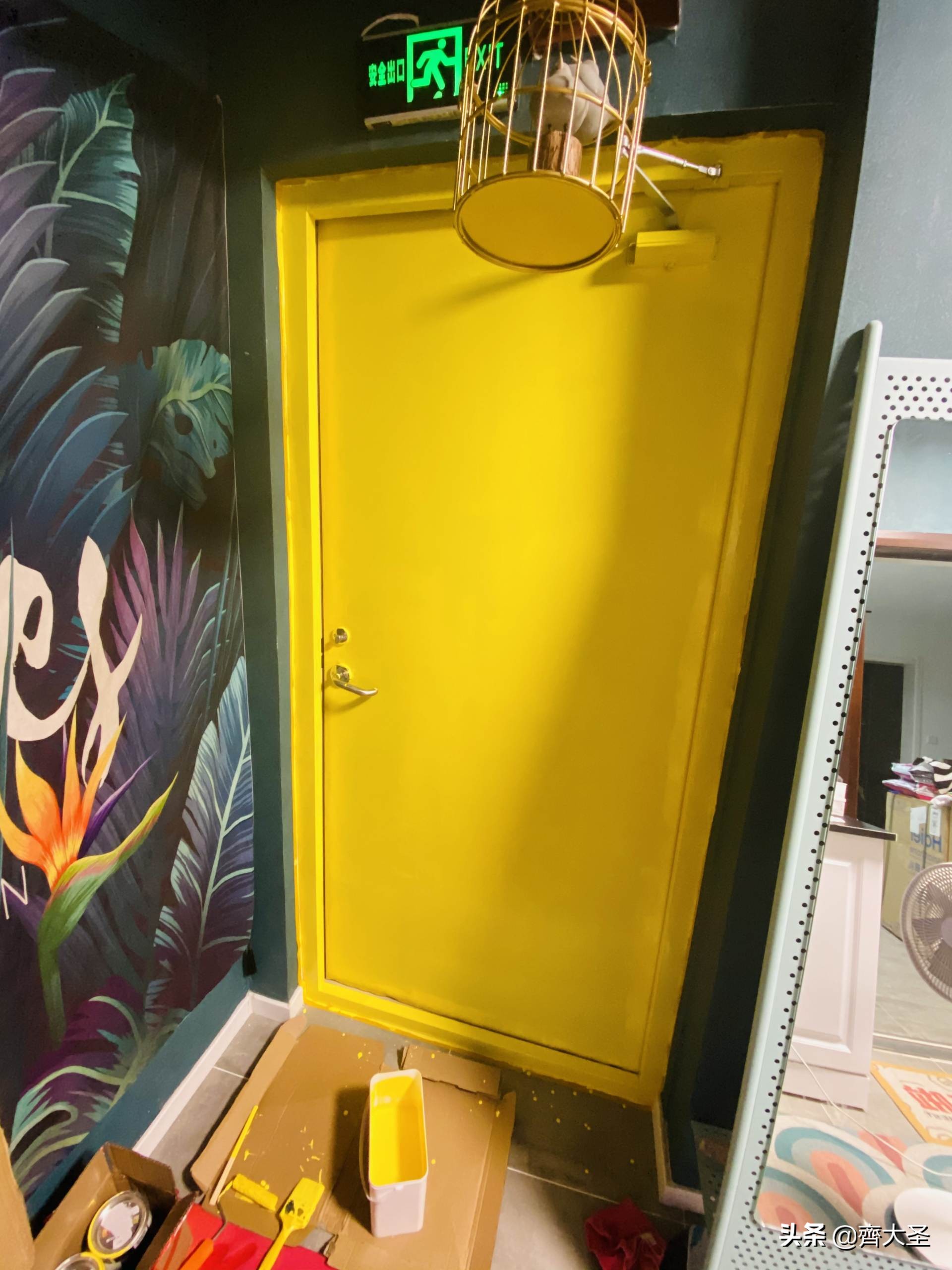 门套改色刷漆好还是贴膜好,入户门刷漆改色能用几年