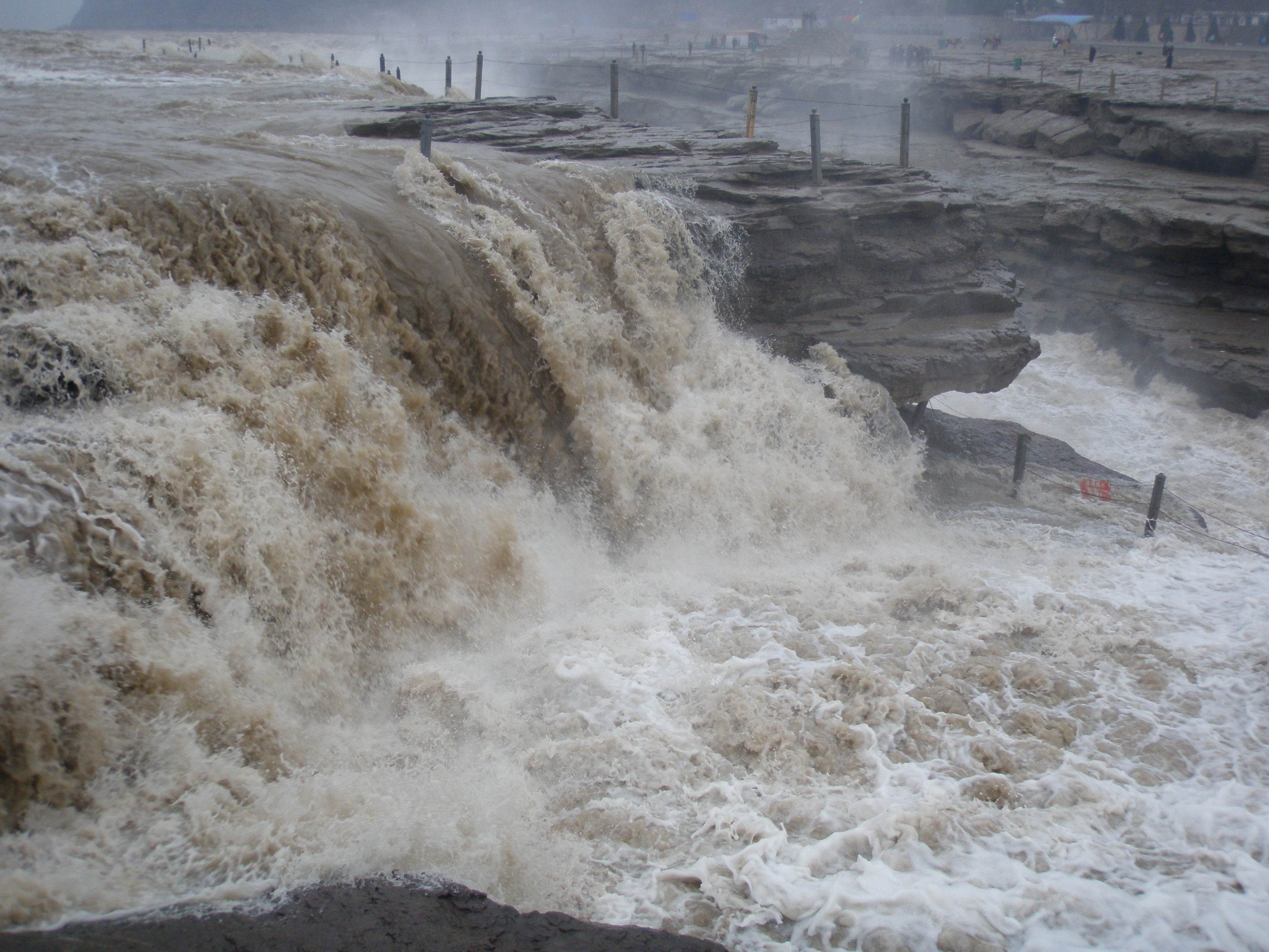 壶口瀑布的景色令人有什么感受,壶口瀑布壮美在哪几个方面