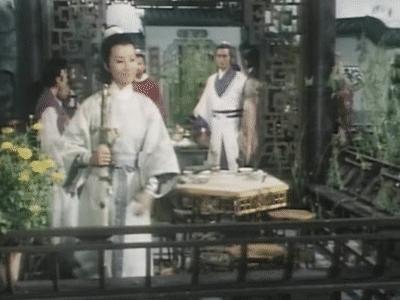 宝刀屠龙号令天下倚天不出,谁与争锋宝刀屠龙号令天下原句