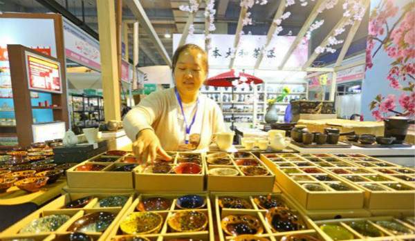 全球进口商品展世纪城,展会客商纷至沓来