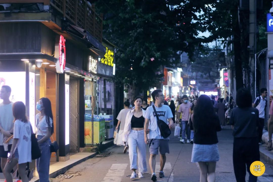 长沙最出名的小吃街哪里最好吃,长沙哪里的小吃街比较正宗地道