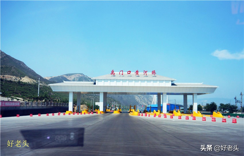 床车自驾游吃住在车上,床车自驾吃住