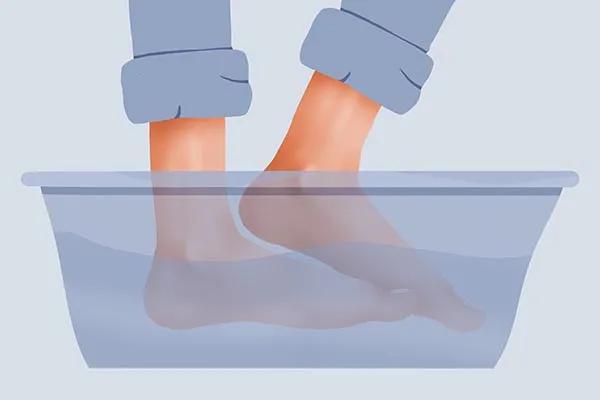 天一热脚就起水泡还痒,天气一暖和脚就开始痒