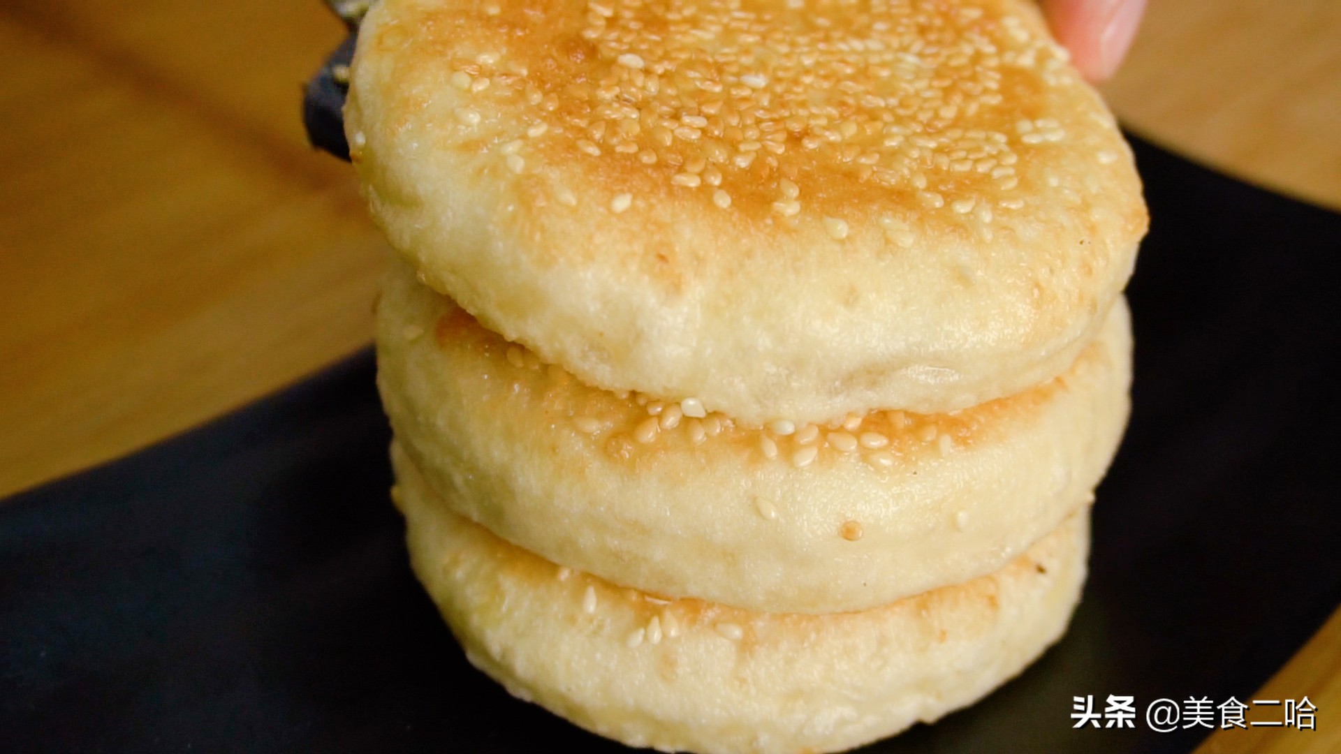 家常发面糖饼怎么做又软又好吃,烫面小糖饼家庭怎么做酥脆松软