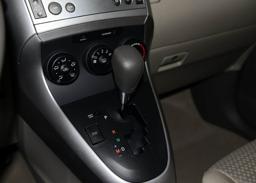 丰田哪一款车适合家用性价比最高,丰田奶爸车