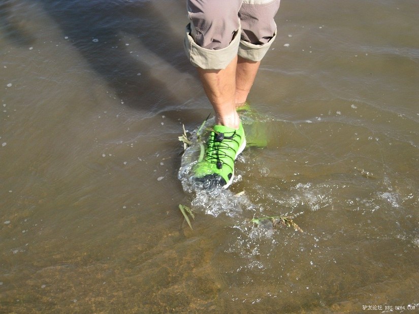 遨游仕溯溪鞋和徒步鞋买一样大吗,遨游仕溯溪鞋