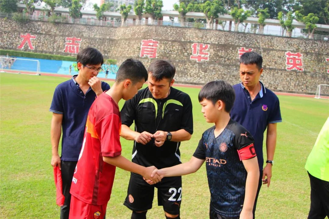校园足球联赛拉开帷幕,点燃绿茵烽火