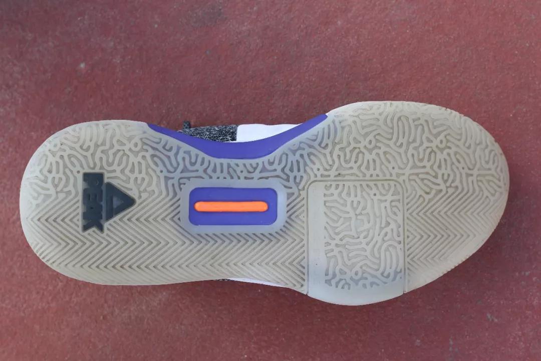 匹克闪灵球鞋评价,匹克一体鞋舌实战球鞋测评