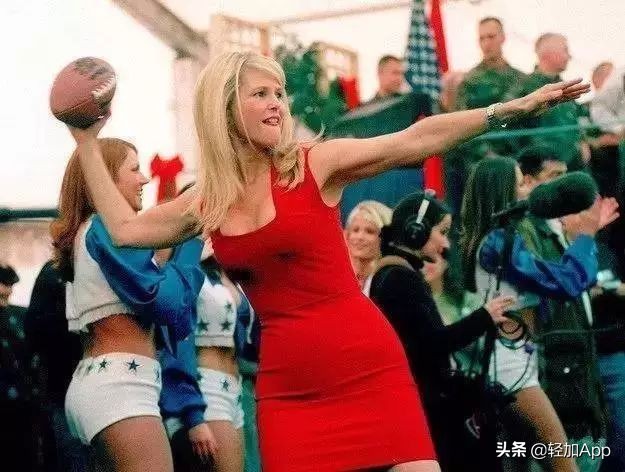 64岁奶奶性感秒杀20岁小姑娘，她的方法值得你学习