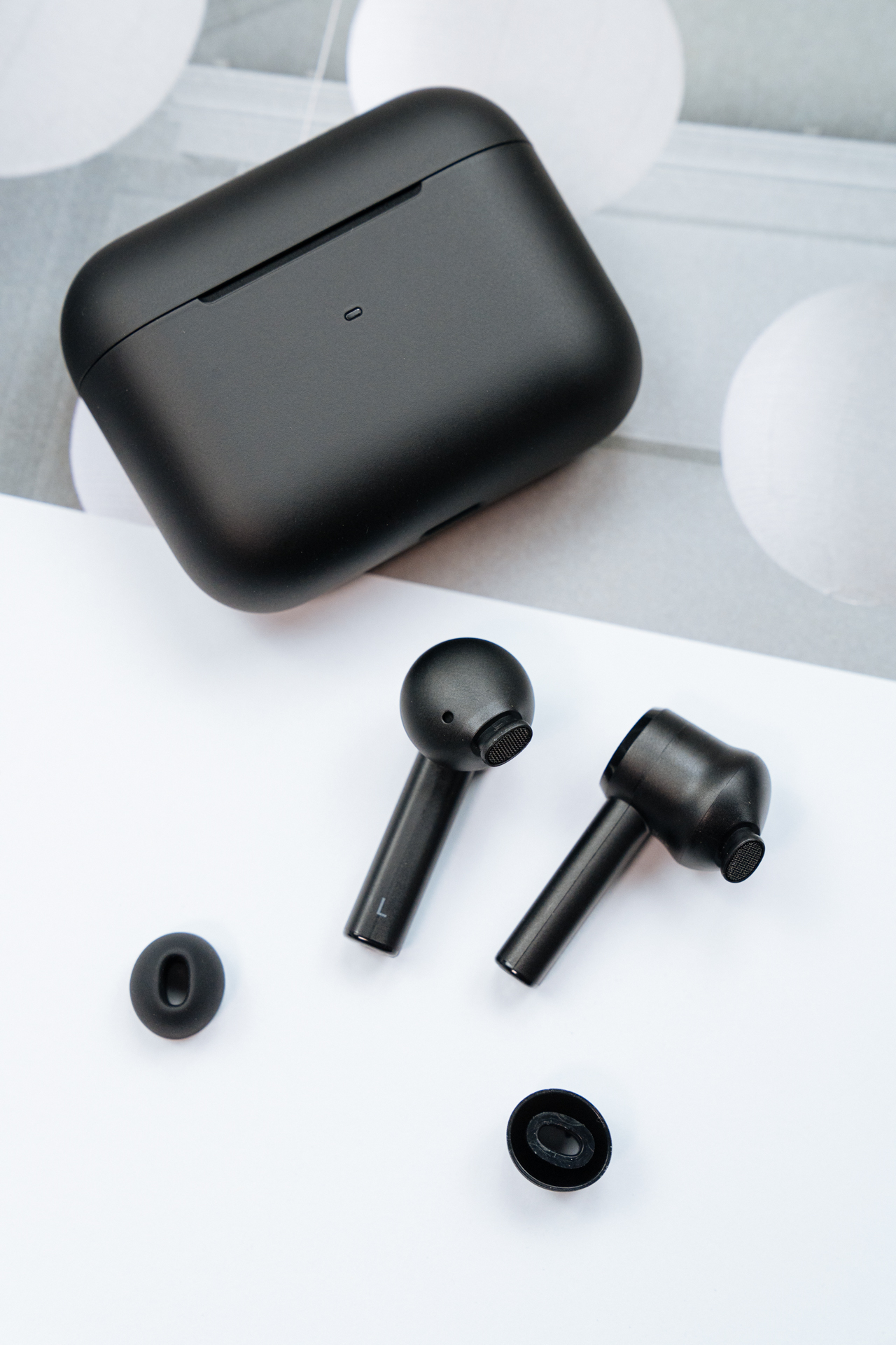 雷蛇战锤狂鲨和airpods,雷蛇战锤狂鲨真无线2代和airpods