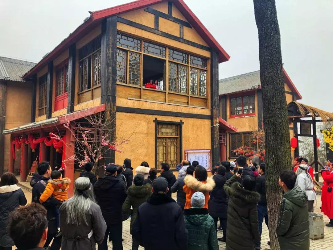 正月初五迎财神了,正月初五迎财神有几位财神