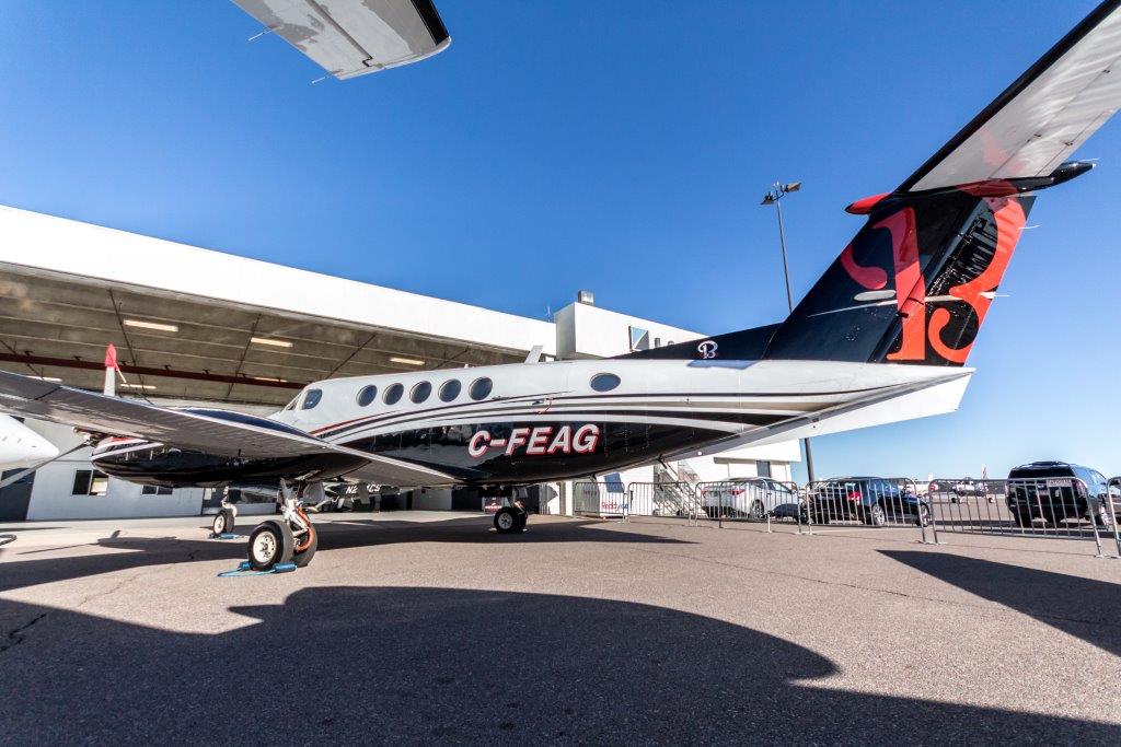 私人飞机制造巨头比奇：从二战时为美军提供军机，到今日被17岁少女偷飞机，究竟有着怎样的魅力？