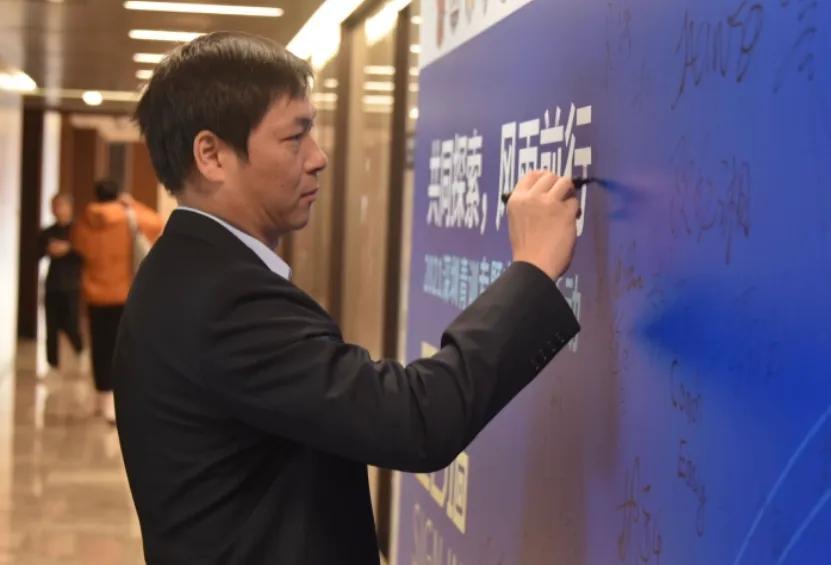 深圳市青少年足球青训联系方式,深圳公益足球