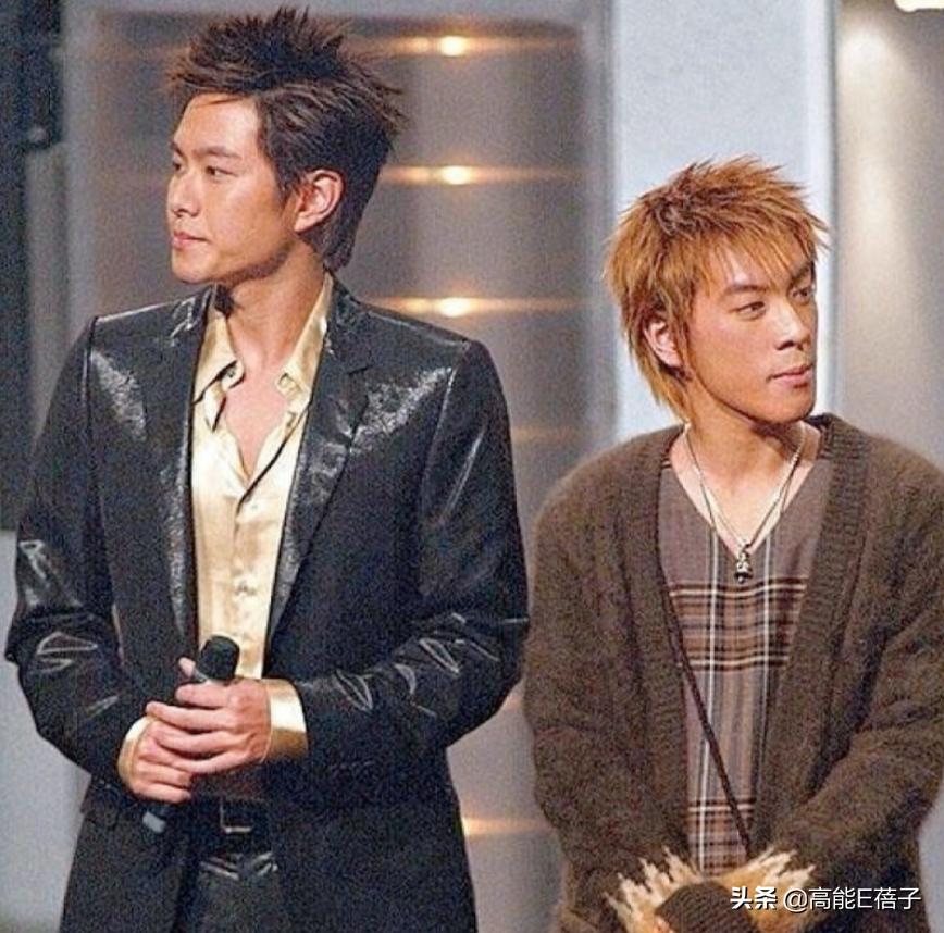 请回答2002:港圈老中青三代齐塌房,这是什么玄学?