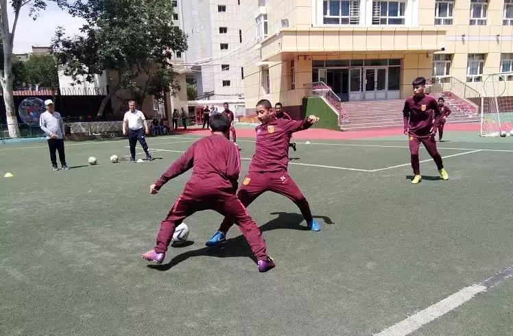 中国足球名宿校园行,中国足球名宿团