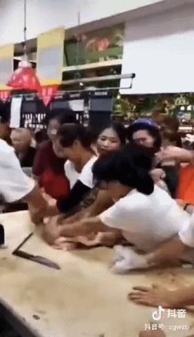 全球最厉害的超市,中国大妈在美国超市被抢