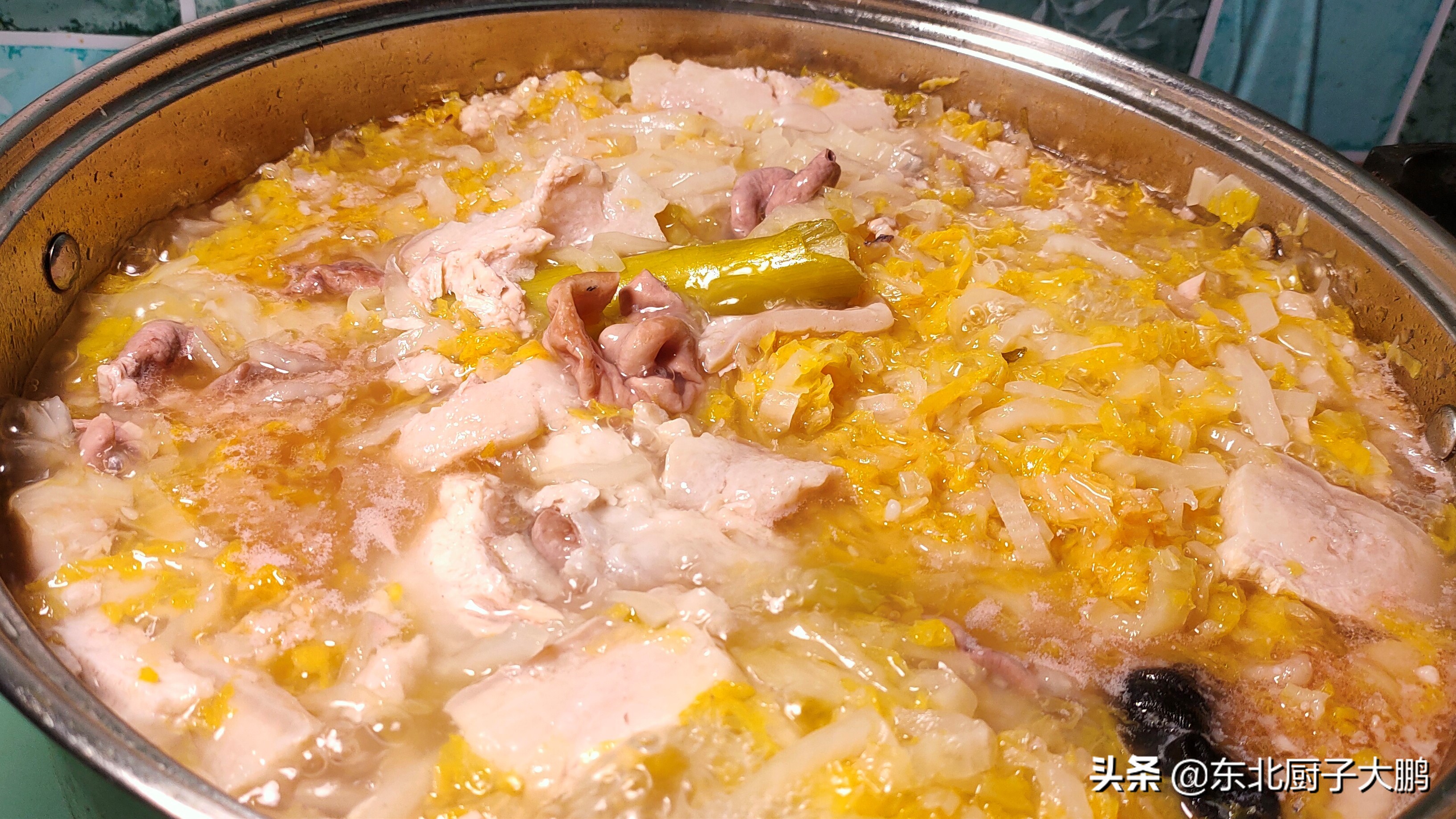 农村大锅杀猪烩菜,东北杀猪烩菜