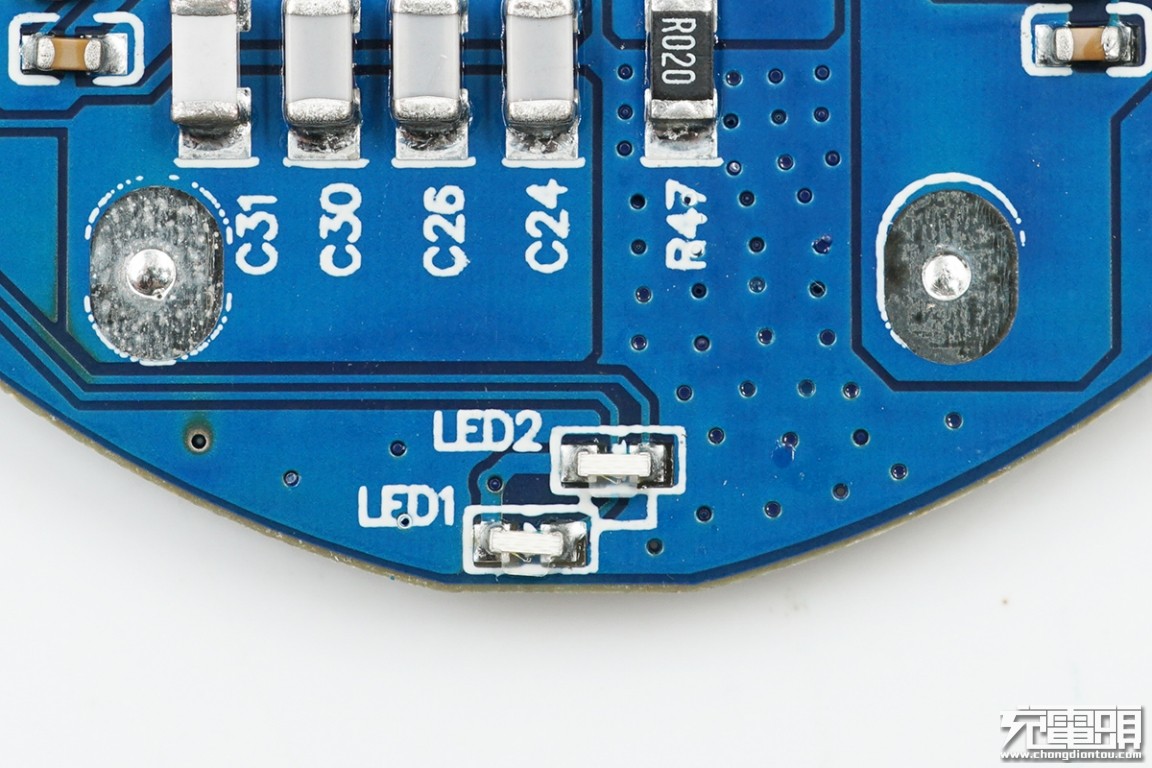 飞利浦到底有没有插排,飞利浦无线车充测评