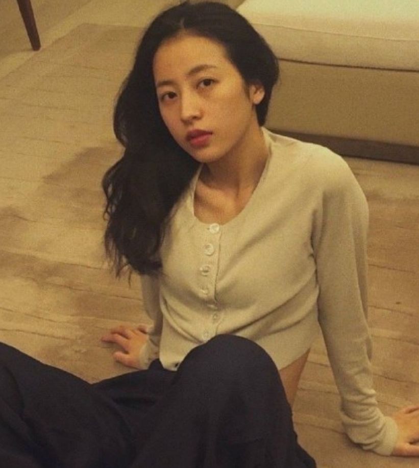 周雨彤冠军卫衣,周雨彤万斯同款