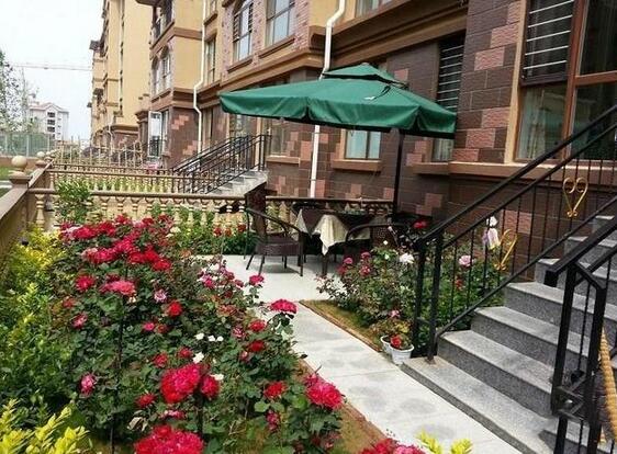 亲戚买1楼送院子，简单的改造，邻居经过都说羡慕，太美了