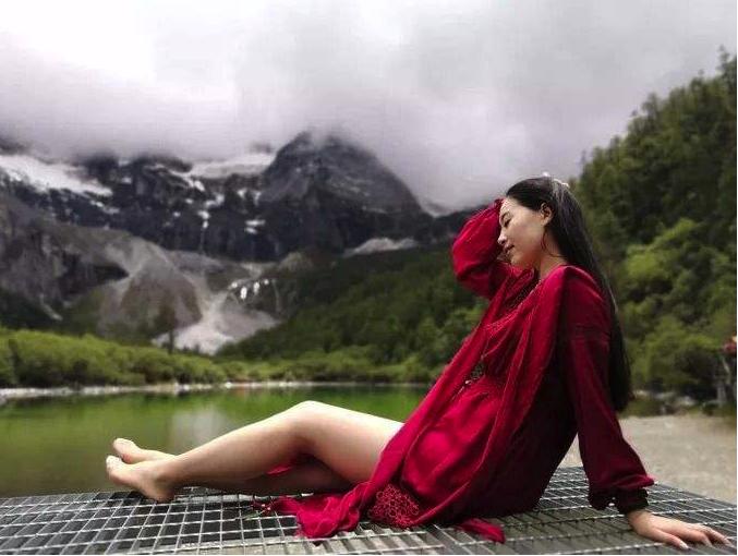 稻城亚丁风景区在哪里住宿好一点,自驾西藏稻城亚丁住宿酒店推荐