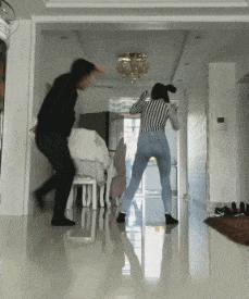 搞笑gif狗子我为这个家操碎了心,搞笑gif图片狗子都开始学坏了