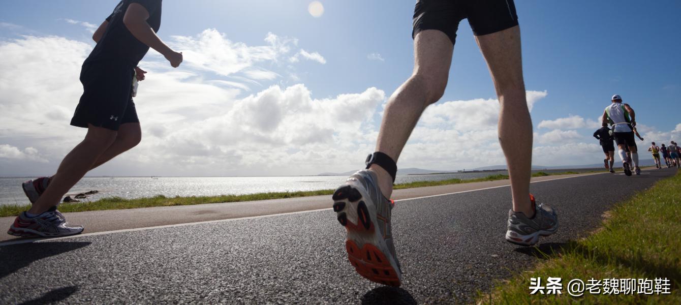 亚瑟士最顶级的跑鞋,亚瑟士最牛逼中长跑跑鞋推荐