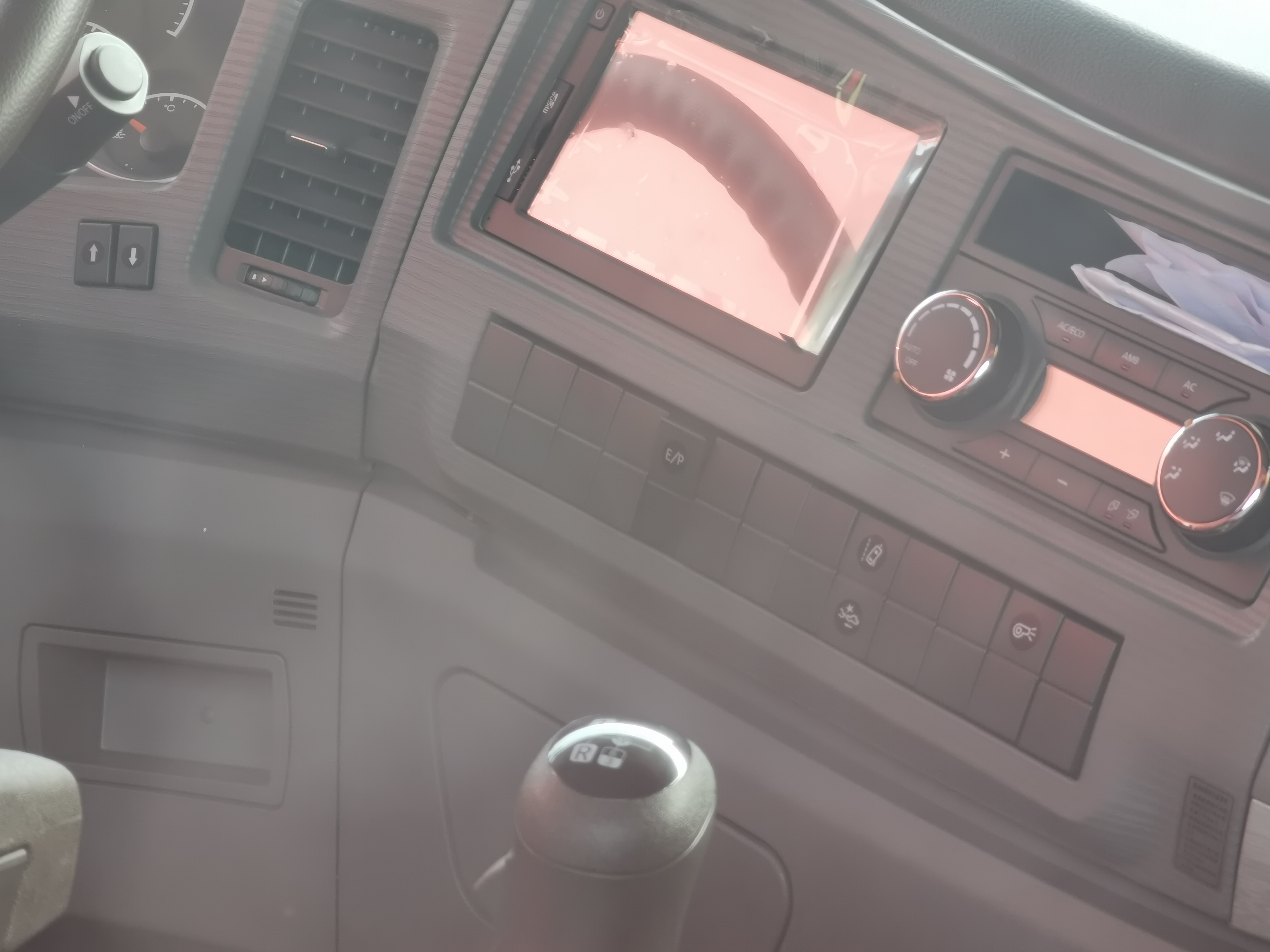 20年东风天龙新启航520重型牵引车,卡车大黄蜂