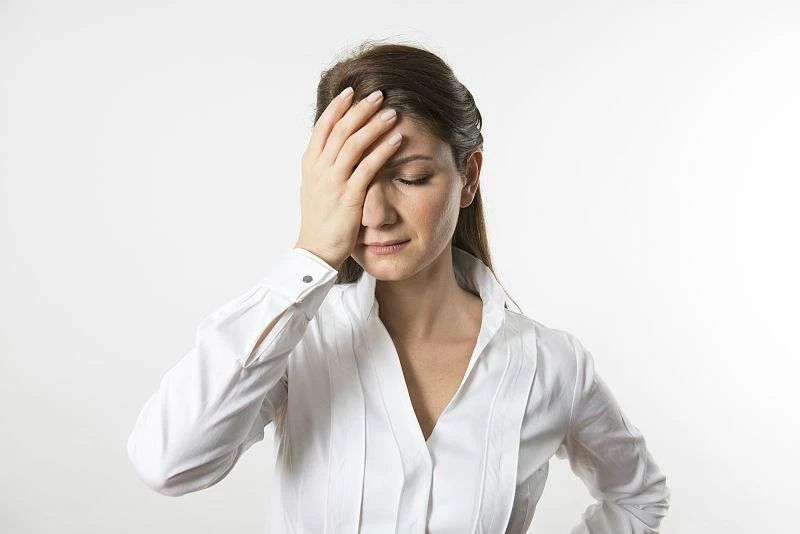 女性妇科疾病和肠道疾病怎么辨别,女性经常腰痛需警惕3种妇科疾病