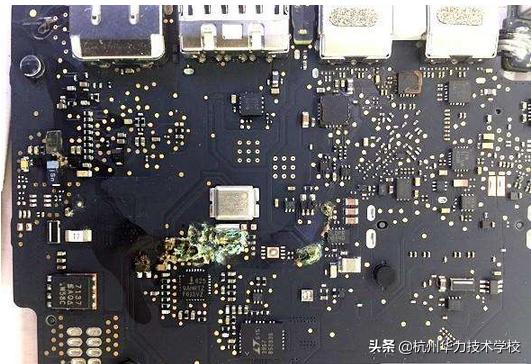 a2338苹果笔记本进水不开机维修,苹果a1502进水不开机