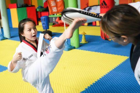 24小时健身房上海年卡价格,按次收费健身房上海