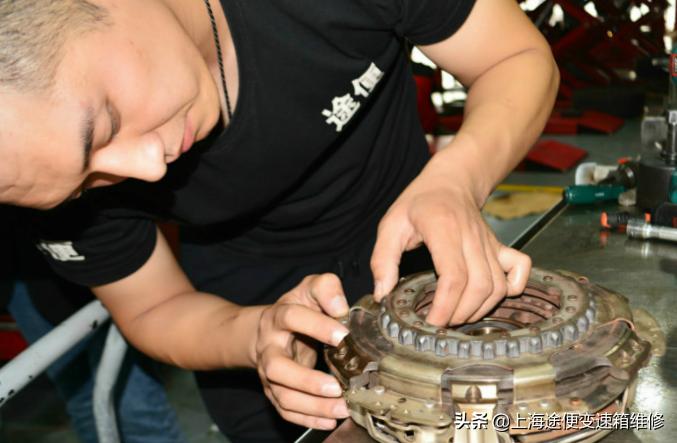 大众迈腾故障修理,大众迈腾变速箱故障在上海维修