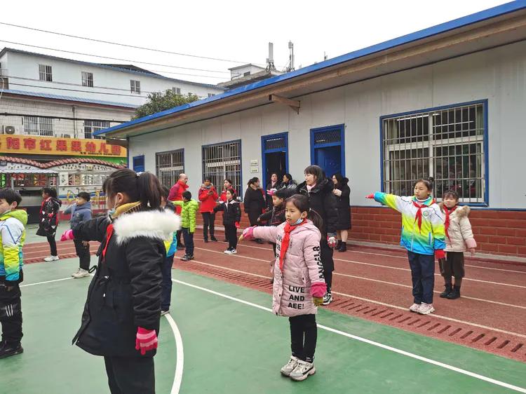 洛龙区养成教育十二校联盟第195次活动洛龙五小现场会