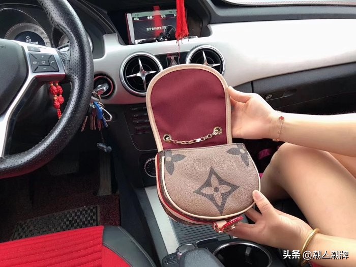 lv19春夏新款中古小猪包彩绘款马鞍包今年最流行款式女神必备