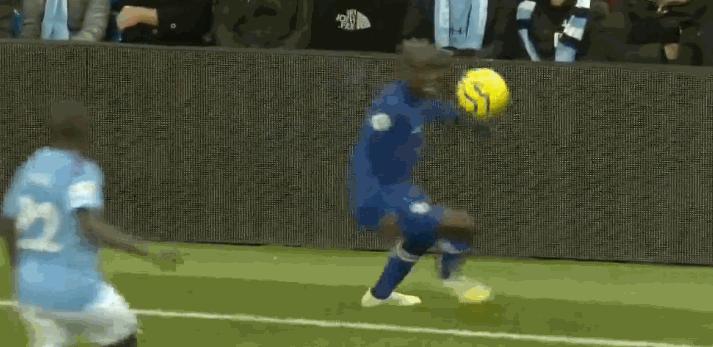 地表最强之人坎特：28岁还能继续进化，攻守兼备的蓝军铁闸