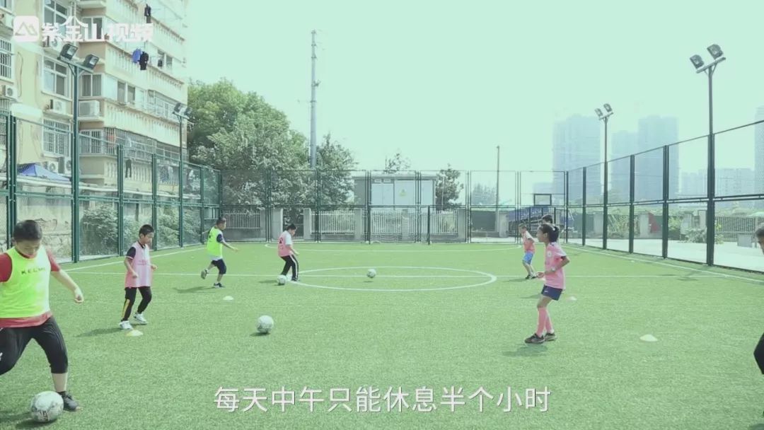 14岁女孩足球梦,一个小女孩和她的梦