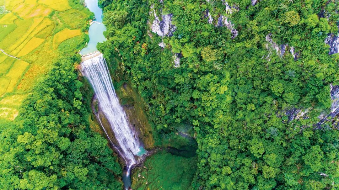 躲进这道地球上“美丽的伤痕”里，感受盛夏直降10℃的清凉