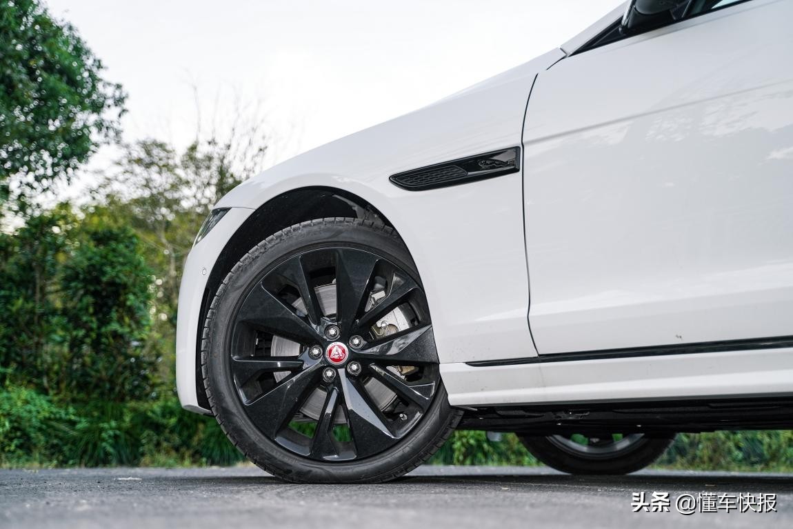 陈震试驾捷豹xfl2021款试驾视频,沉浸式体验24款捷豹xfl尊享豪华