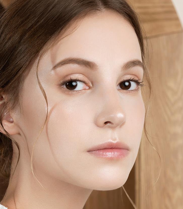 化妆技巧get，要怎么化妆出不浮粉又不脱妆呢