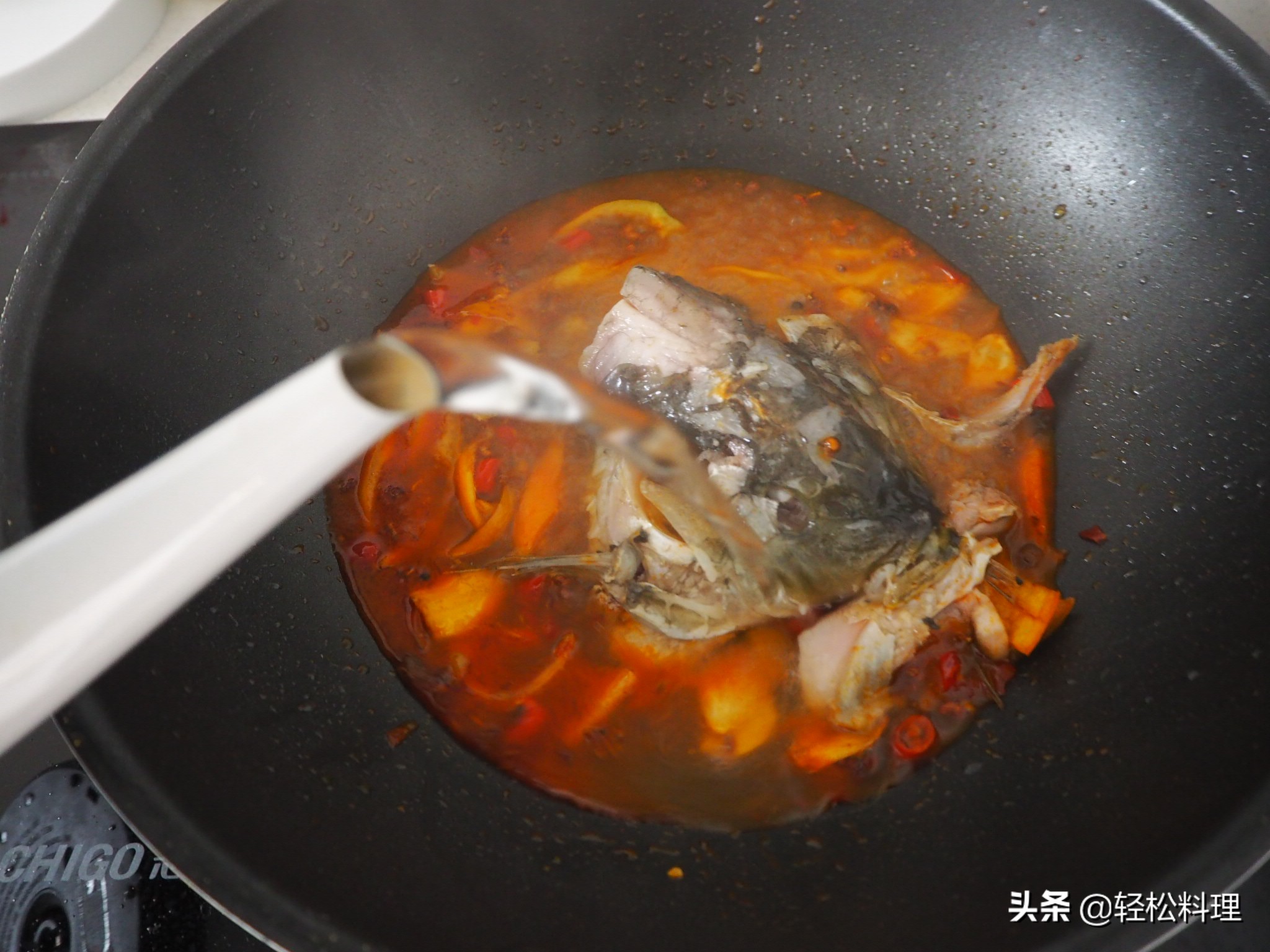 炖鲢鱼大鱼头怎么做出来的汤不腥,鱼头怎么做好吃不上火微辣