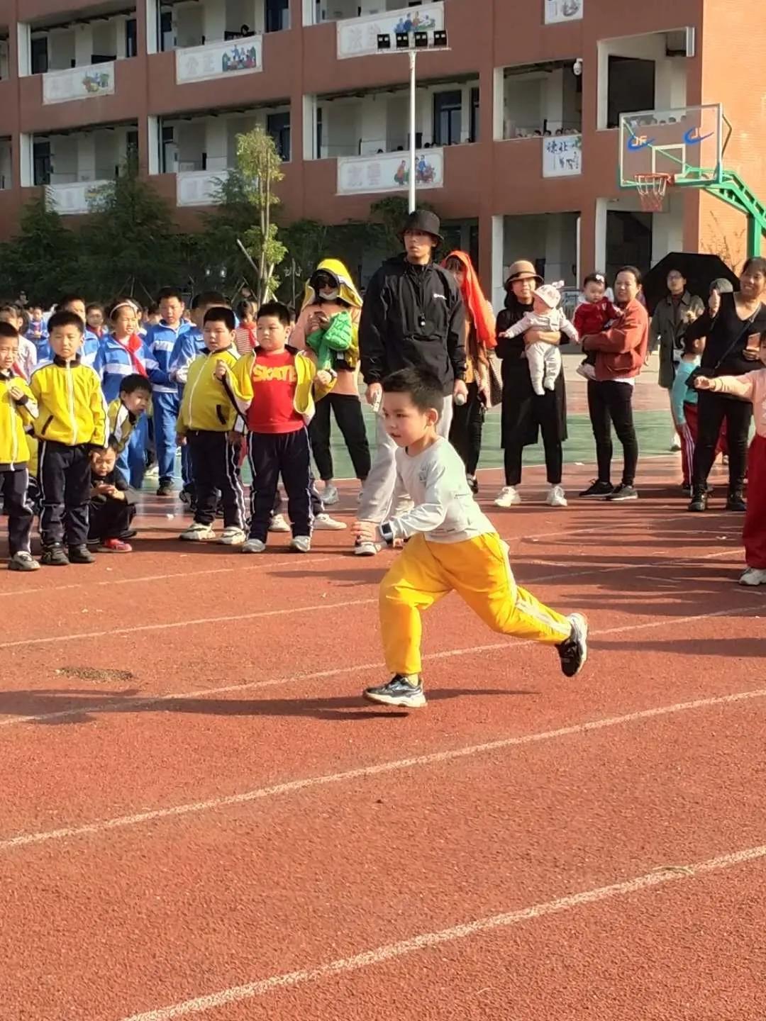 初中生放学不愿意回家,学生放学不知所措