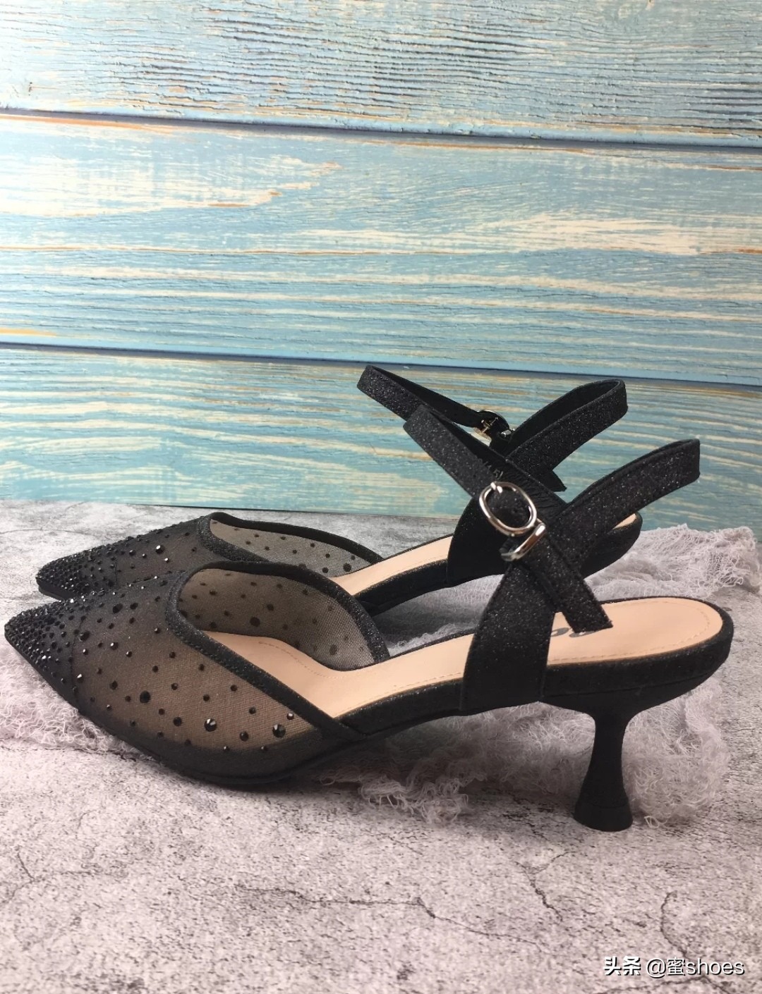 一双好看的高跟凉鞋,银色尖头高跟凉鞋高级穿搭