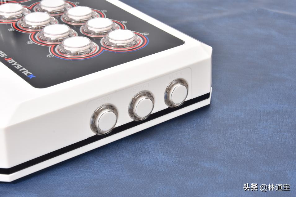 重达3.6kg、自带n个专利的专业街机摇杆,酷宾仕R3实测