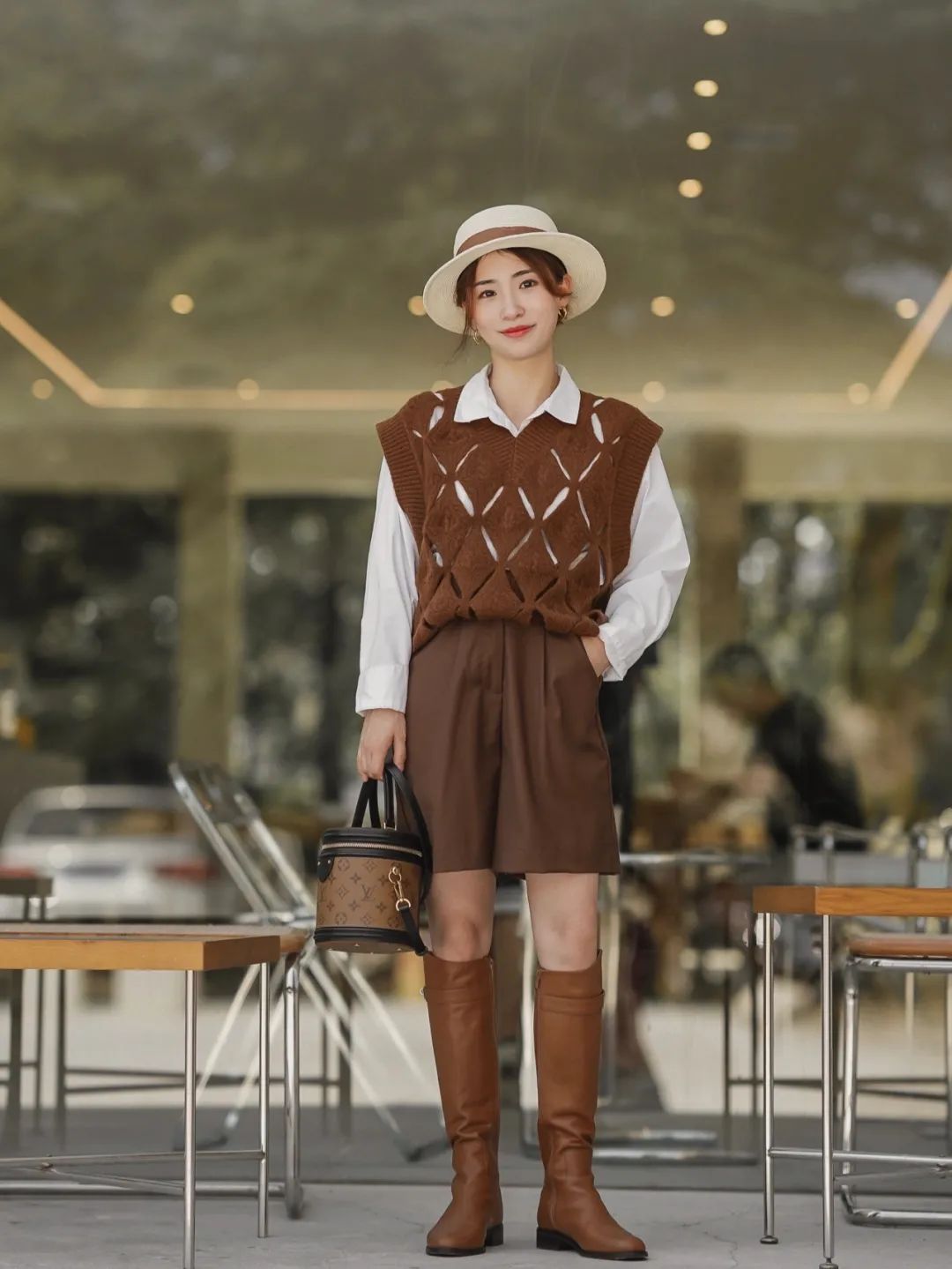 胖mm粗腿马丁靴冬季加绒羊羔绒,今年最火的中筒靴粗腿圆头马丁靴